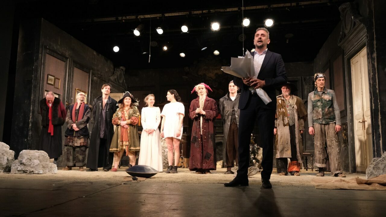 Bursa’da ‘Frankenstein’ ve ‘On İkinci Gece’ tiyatro oyunu sahnelendi