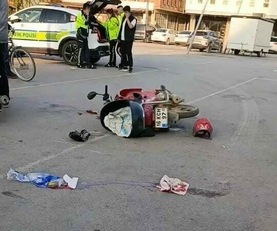 Bursa’nın İnegöl ilçesinde meydana gelen kazada 2 motosiklet kafa kafaya