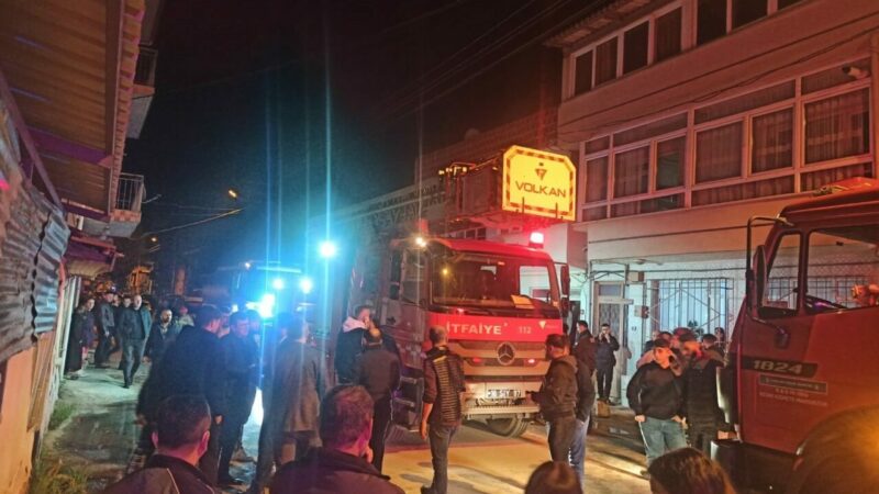 Bursa’da kahreden yangın: 2 çocuk hayatını kaybetti Bursa'nın Yenişehir ilçesinde, bir evde çıkan yangında 3 aylık Sevginur