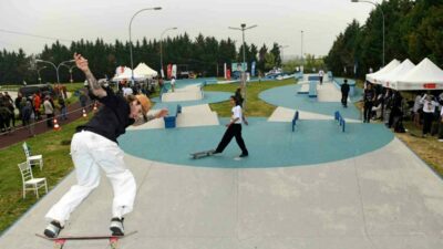 Bursa’da kaykaycılar Mattia Ahmet Minguzzi anısına yarıştı