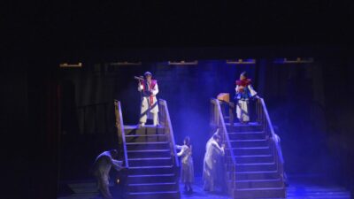 Bursa’da “Kısa Süren Saltanat” oyunu sahnelendi