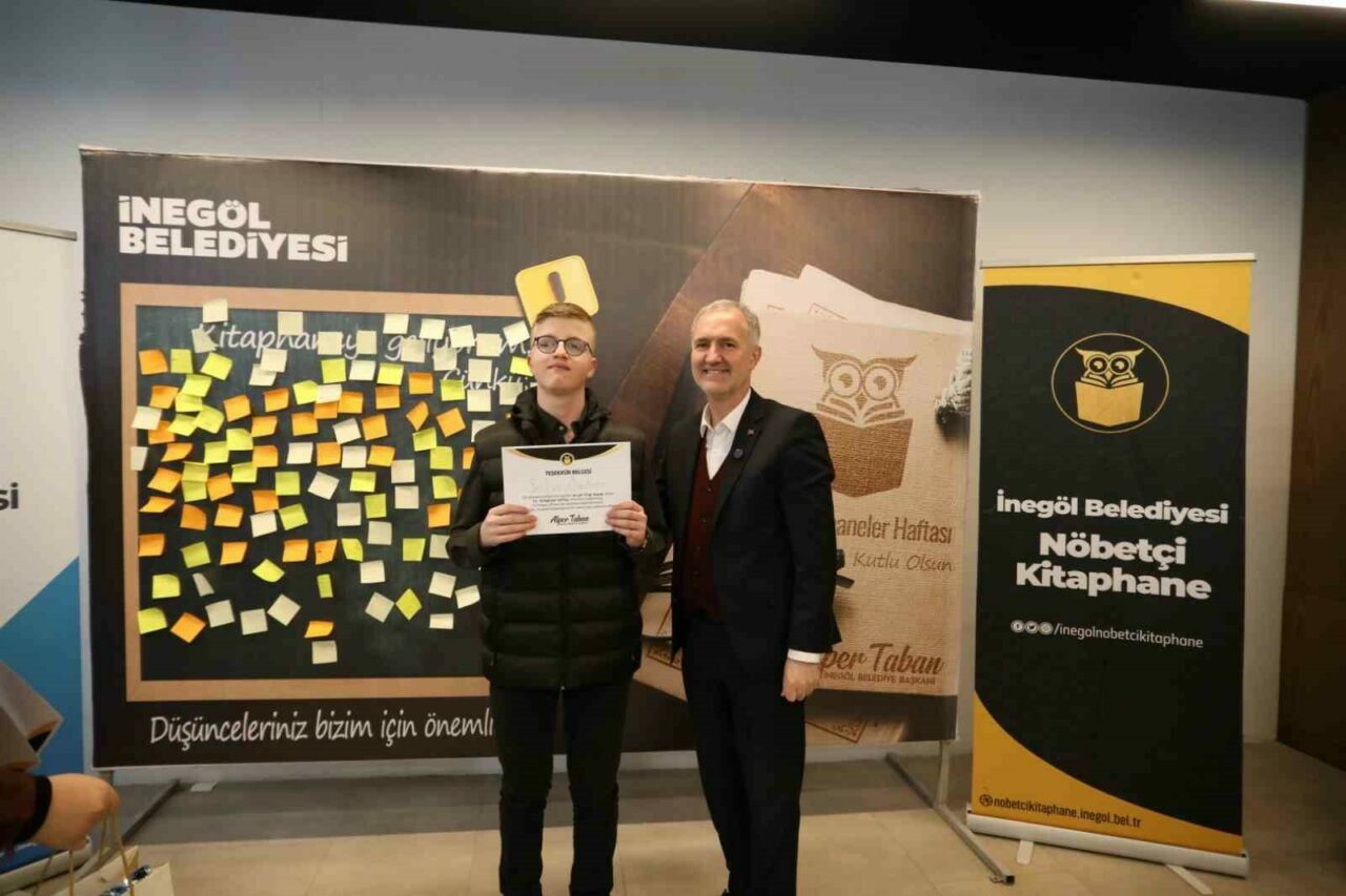 Bursa’da Nöbetçi Kitaphane’lerin en’leri ödüllerine kavuştu