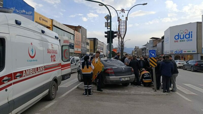 Bursa’da feci kaza! 12 yaşındaki Hüseyin… Bursa’nın İnegöl ilçesinde, yaya geçidinden bisikletiyle karşıya geçen Hüseyin Alp
