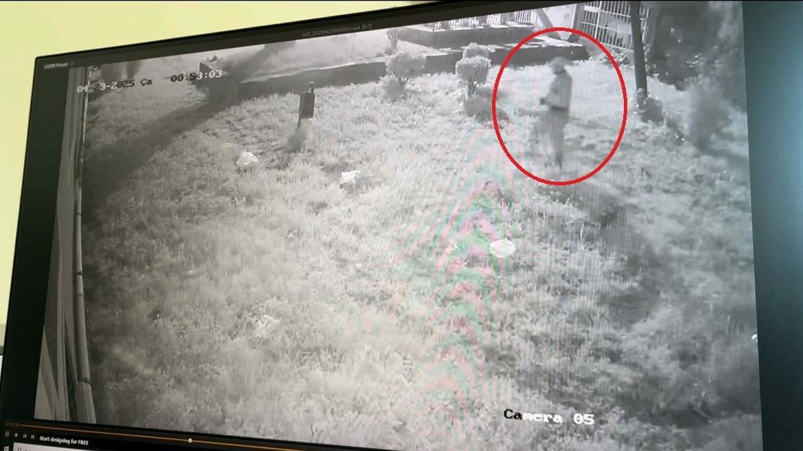 Bursa’da şaşkın hırsız kamerada Bursa’da şaşkın hırsız kamerada