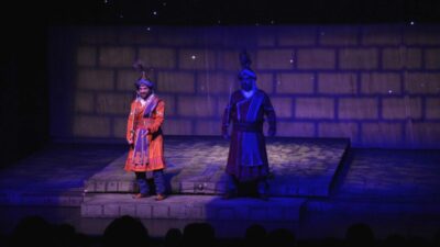 Bursa’da “Taj Mahal Muhafızları” tiyatro oyunu sahnelendi