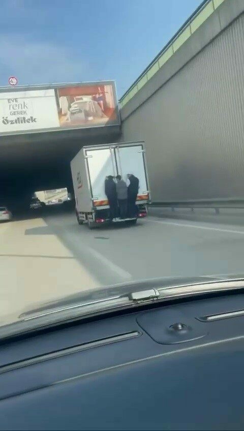 Bursa’da tehlikeli yolculuk kamerada