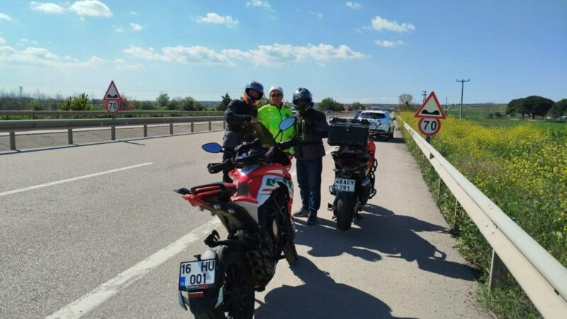 Bursa’da trafik ekiplerinden motosikletlilere denetim Bursa'nın Karacabey ilçesinde trafik ekiplerince motosikletlilere yönelik denetim gerçekleştirildi.