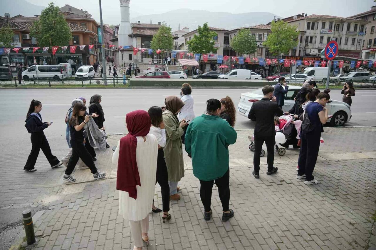 Bursalılar deprem sonrası sokağa döküldü!
