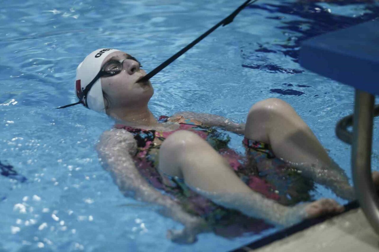 Bursa’nın gururu! Dünya şampiyonluğuna dişiyle tutundu Bursa’nın gururu! Dünya şampiyonluğuna dişiyle tutundu