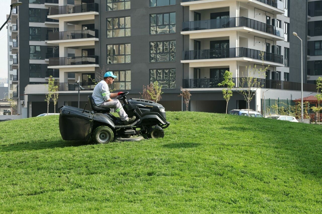 Bursa’nın parklarında bahar temizliği