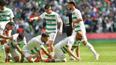 Bursaspor şampiyonluk maçına çıkıyor! Binlerce Bursasporlu bugünü bekliyordu…