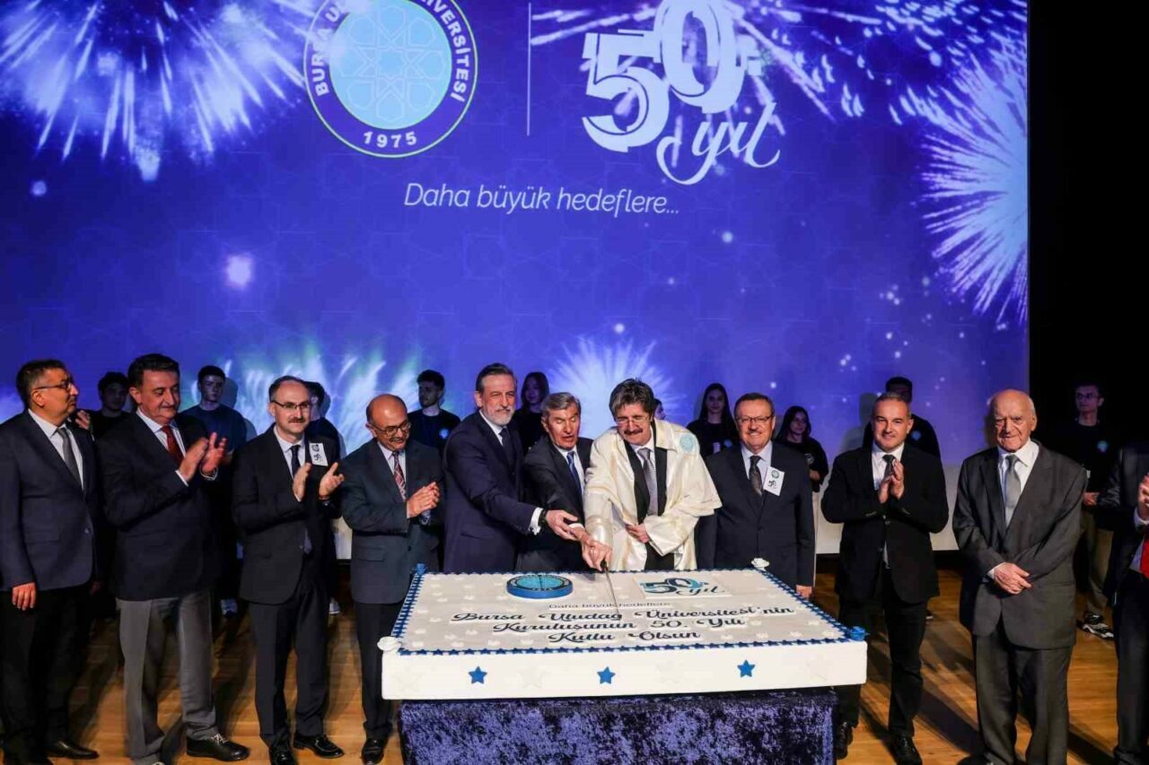BUÜ’nün 50. kuruluş yıldönümü coşkuyla kutlandı BUÜ’nün 50. kuruluş yıldönümü coşkuyla kutlandı