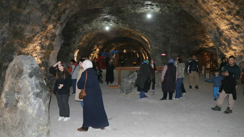 Çankırı’daki Yer Altı Tuz Şehri’ne bayramda ziyaretçi akını Çankırı'da Hititler döneminden beri tuz elde edilen ve "Yer Altı