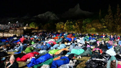 Gelenek bu yıl da devam etti: Anzak Koyu’nda Şafak Ayini