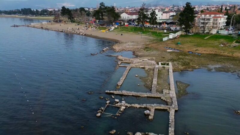 Bursa’da İznik Gölü için yürek yakan ağıt! Her gün geliyor… Bursa'da yaşayan Ali Öztürk (23), önce çalmayı sonra da yapmayı