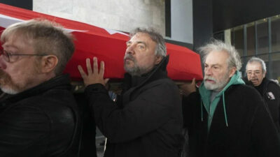 Usta oyuncu son yolculuğuna uğurlandı