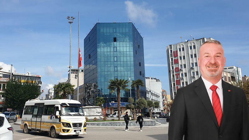 Bursa’da Belediye Başkanı partisinden istifa etti Bursa'da Karacabey Belediye Başkanı Fatih Karabatı, İYİ Parti'den istifa etti.