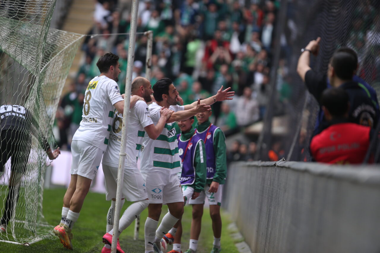 Bursaspor Başkanı Enes Çelik’ten o isme övgü dolu sözler; ‘En iyisi olacak’