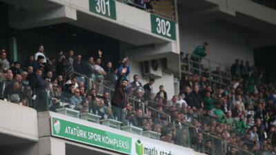 Bursaspor’da Başkan Çelik’e sevgi seli! İşte o anlar…