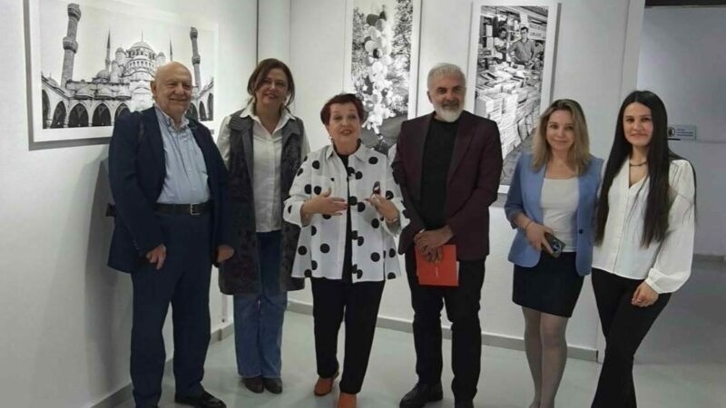 Ünlü fotoğraf sanatçısı Selim Seval’in panoramik kent görüntülerinden oluşan ’Enine