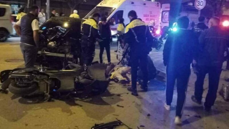 Gemlik’te feci kaza: 1 ağır yaralı Bursa’nın Gemlik ilçesinde otomobil ile motosikletin kafa kafaya çarpıştığı kazada
