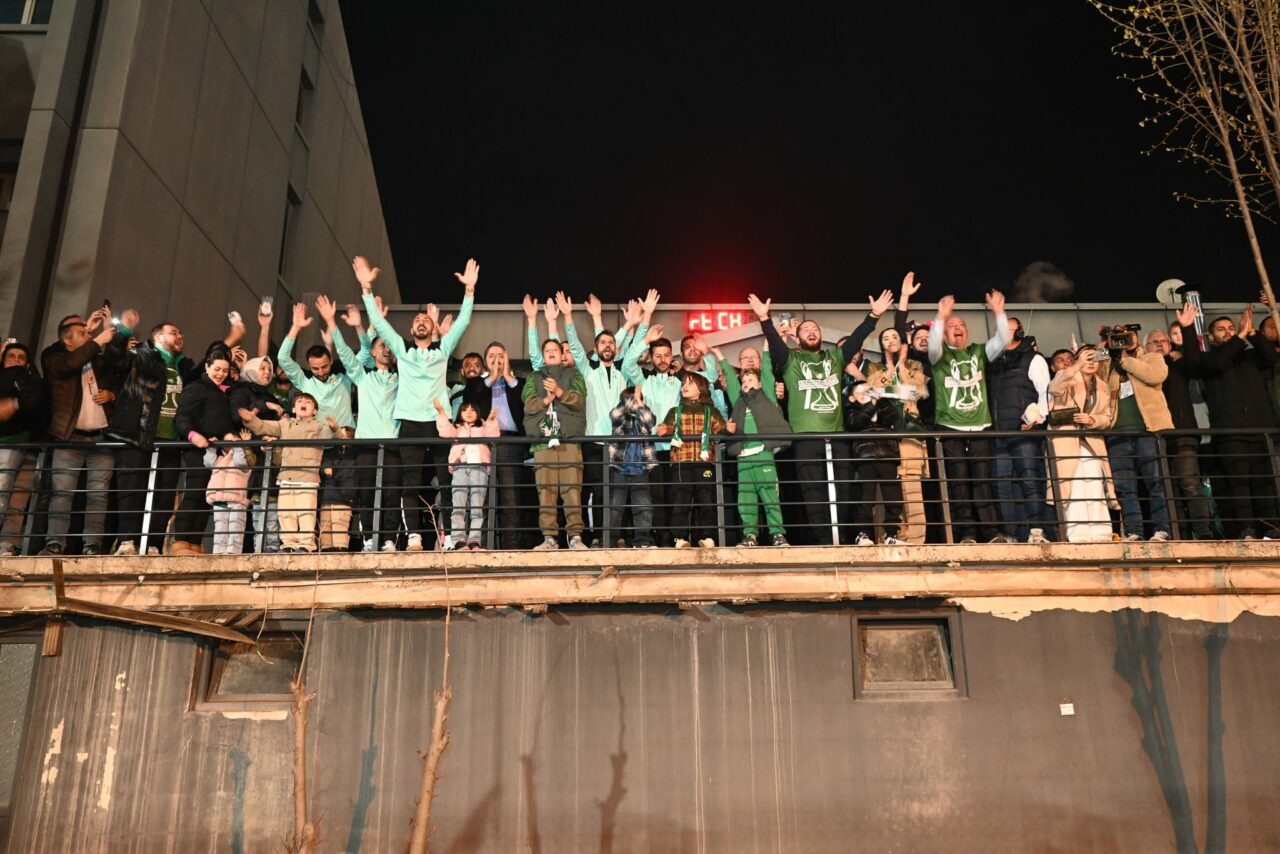 Bursaspor’un şampiyonluğu; Kabustan uyanışın simgesi… Bursaspor’un şampiyonluğu; Kabustan uyanışın simgesi…