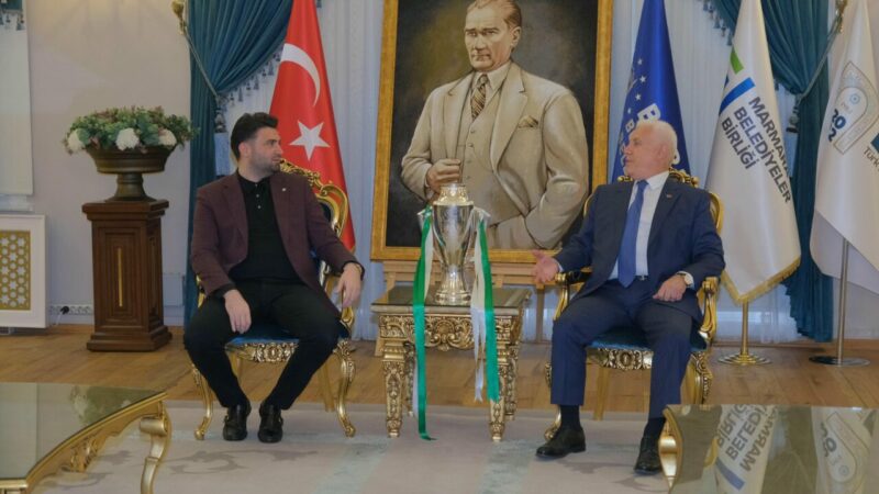 Nesine 3. Lig 1. Grup'ta şampiyon olan Bursaspor'da yönetim, Büyükşehir