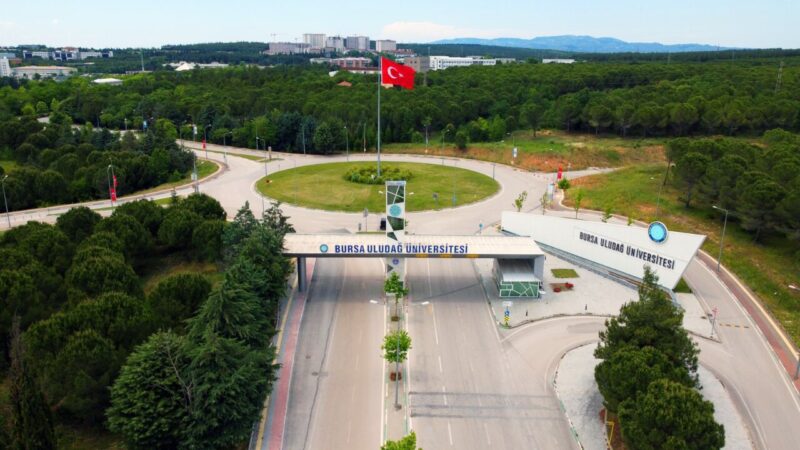 Bursa Uludağ Üniversitesi’nde 50. yılı özel dolu dolu program Bursa Uludağ Üniversitesi (BUÜ), kuruluşunun 50. yılını kapsamlı bir program