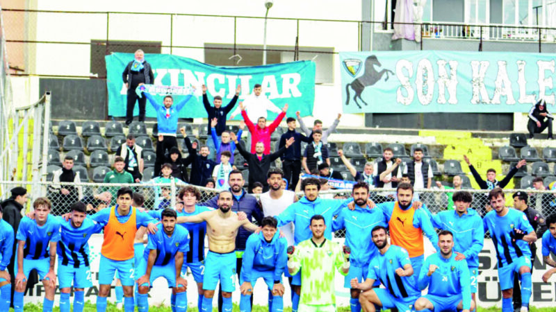 Düşme hattındaki Nazillispor’u farklı geçen mavi siyahlılar, 49 puana ulaşıp