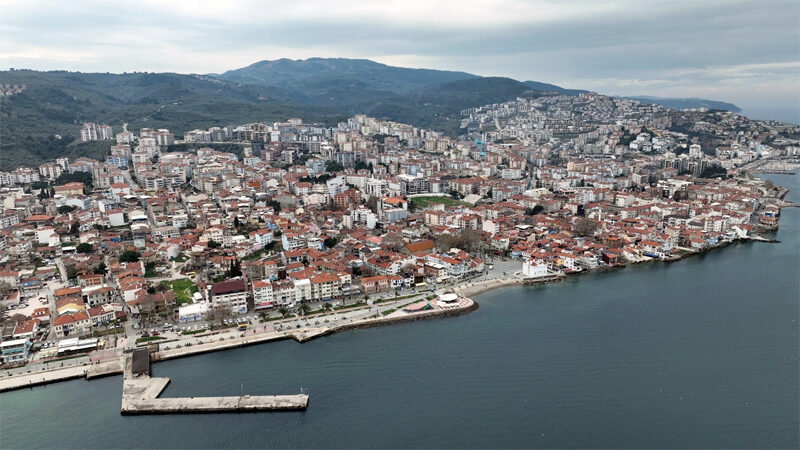 Mudanya Belediye Meclisi, eğimli arazilerde yapı sahiplerini zorlayan “arazi ortalamasına