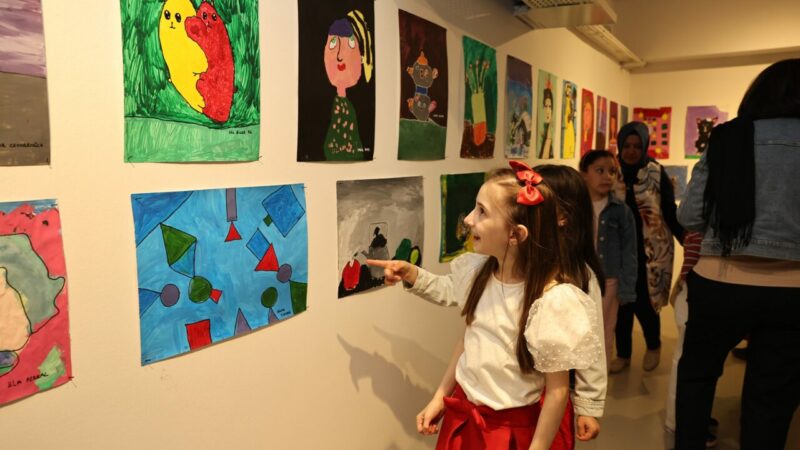 Nilüfer Belediyesi'nin düzenlediği Sanat Atölyeleri'nde 8 ay boyunca eğitim alan