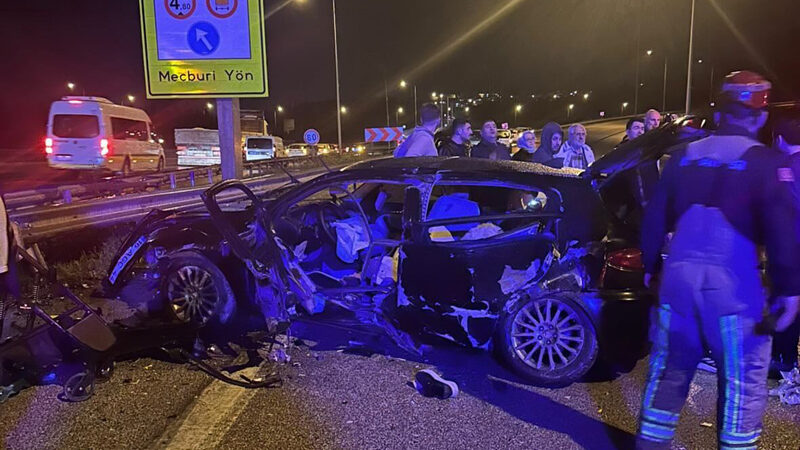 Bursa’daki feci kazadan yeni ayrıntılar Bursa'da, bariyerlere çarpan otomobilin sürücüsü Ali Arda Balkan (20) hayatını
