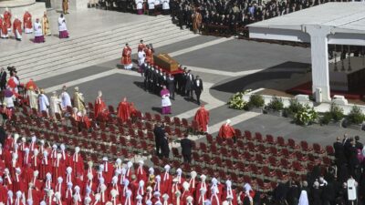 Papa için cenaze töreni düzenlendi
