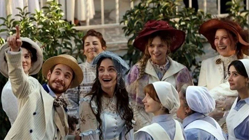 ‘Şakir Paşa Ailesi’ setinde yeni yangın: 1 ölü ‘Şakir Paşa Ailesi’ setinde yeni yangın: 1 ölü