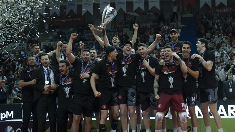 Ziraat Bankkart, CEV Kupası final ikinci maçında sahasında Polonya'nın Asseco