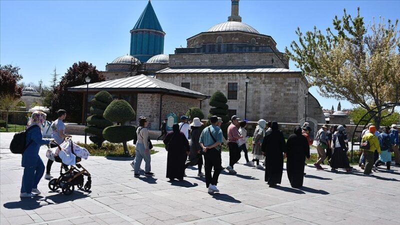 Kültür ve Turizm Bakanı Mehmet Nuri Ersoy, 9 günlük Ramazan