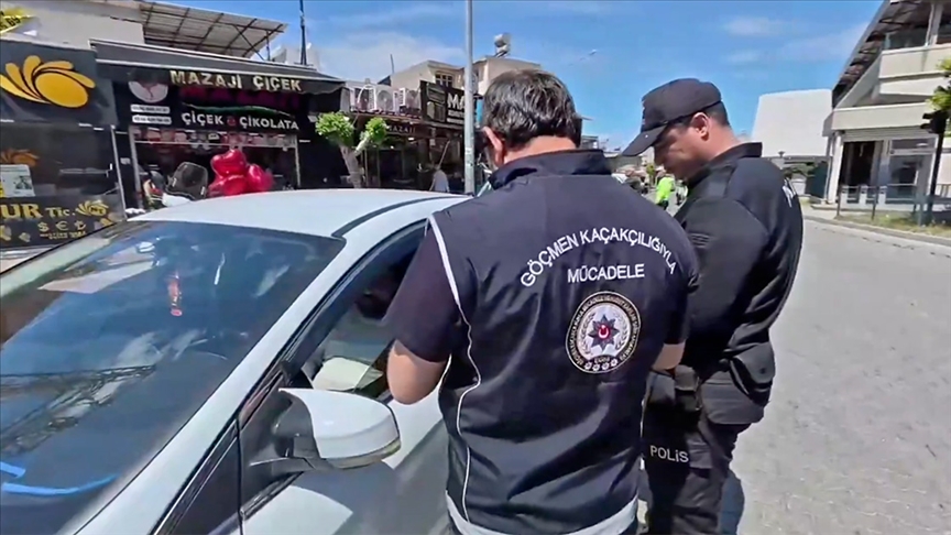 Bakan Yerlikaya açıkladı! 723 düzensiz göçmen yakalandı