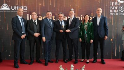 Bursa’da hazır giyimin lideri Yeşim’e büyük ödül