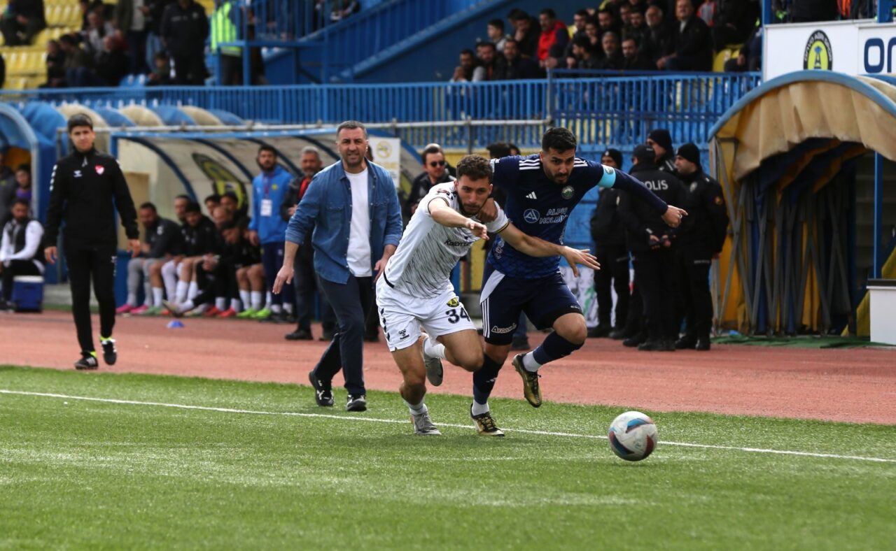 3. Lig’deki Bursa temsilcisi,
İzmir’de galibiyet peşinde 3. Lig’deki Bursa temsilcisi,
İzmir’de galibiyet peşinde