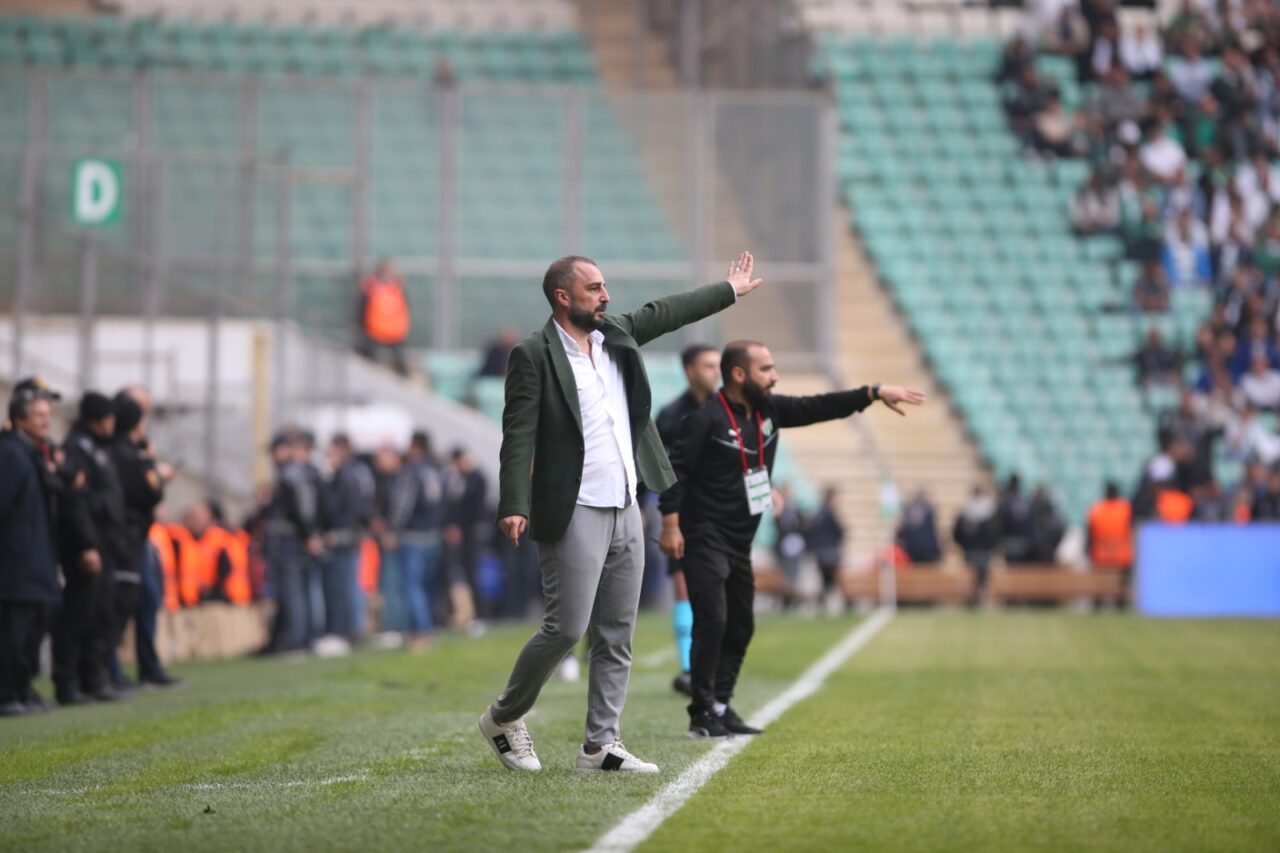 Bursaspor hocasıyla devam edecek mi? Adem Çağlayan açıkladı
