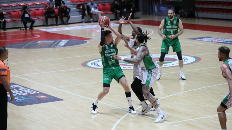 Bursaspor Yörsan deplasmanda galip! Basketbol Süper Ligi'nin 27. haftasında Bursaspor Yörsan, Yalovaspor deplasmanında 95-75