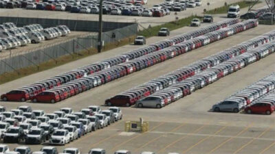 Otomobil devleri ABD’ye satışı durdurdu!