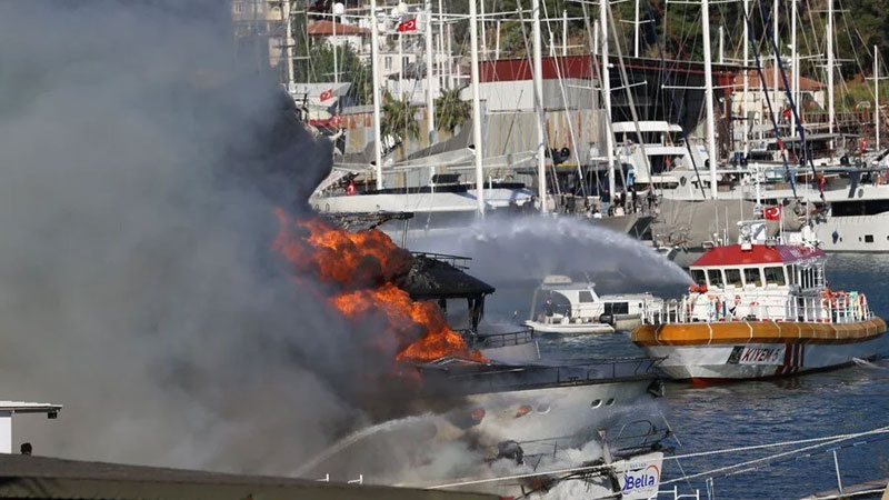 Limanda yangın paniği: Tekneler alev alev yanıyor