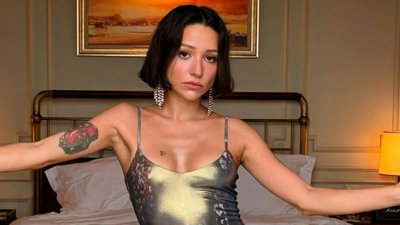 Ünlü şarkıcıdan yeni imaj Son dönemin popüler isimlerinden Zeynep Bastık, imaj tazeledi.