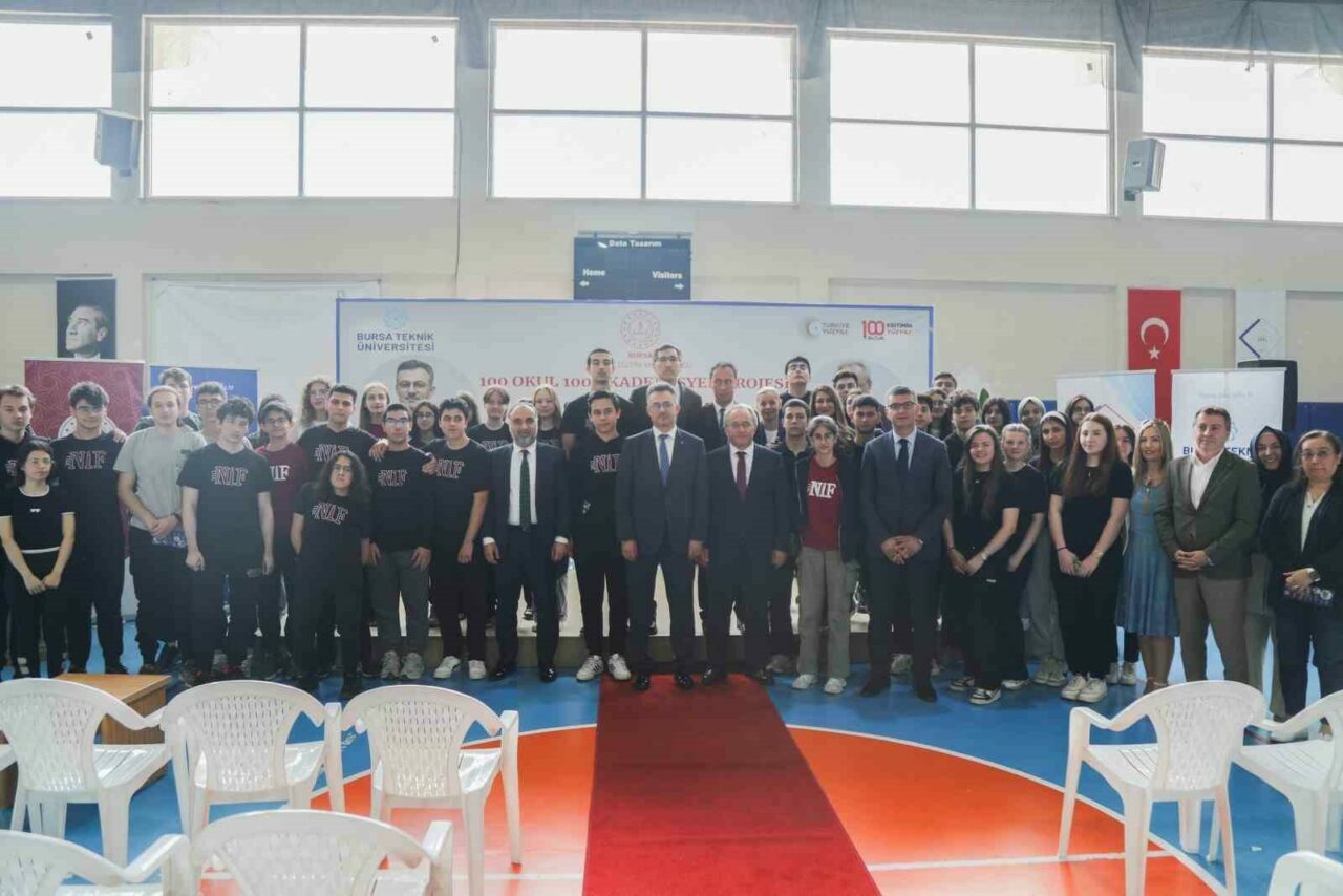 BTÜ’den anlamlı proje: ’100 Okul 100 Akademisyen’ hayata geçti