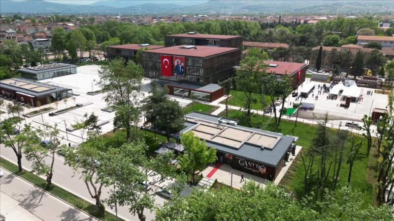 Bursa’nın il olmayı bekleyen ilçesine Barselona modeli mi? Olay Gazetesi Yazarı İhsan Aydın, İnegöl Belediye Başkanı Alpet Taban'ın