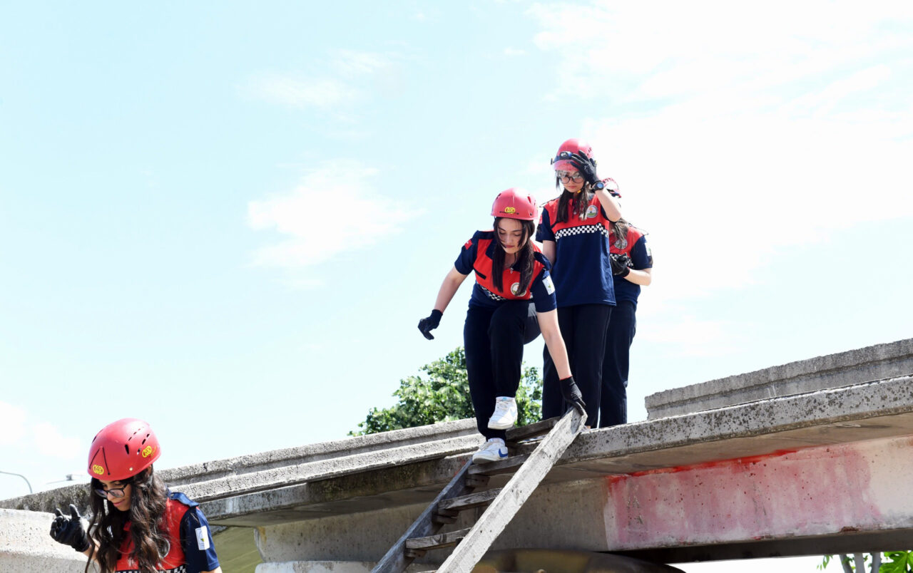 Osmangazi Belediyesi’nden öğrencilere arama kurtarma eğitimi