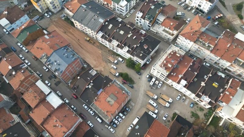 Bursa’nın bu ilçesinde kamulaştırmalarla mahalleler nefes alıyor İnegöl Belediyesi, şehir genelinde yürüttüğü kamulaştırma çalışmalarıyla hem artan araç