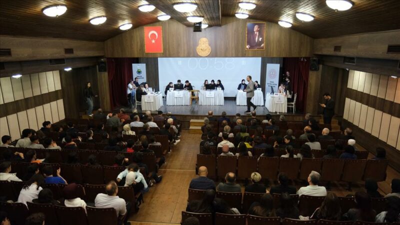 Liseliler İnegöl’e dair bilgilerini yarıştırdı İnegöl Belediyesi’nin Milli Eğitim Müdürlüğü iş birliğinde bu yıl 3’üncüsünü