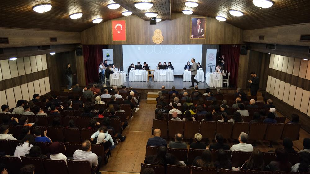 Liseliler İnegöl’e dair bilgilerini yarıştırdı Liseliler İnegöl’e dair bilgilerini yarıştırdı